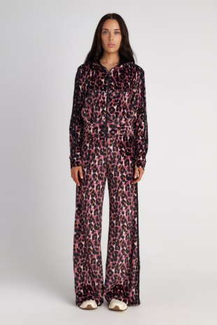 LEOPARD PRINTED HIGH WAISTED SUPER SOFT VELOUR PANTS-25831170-828