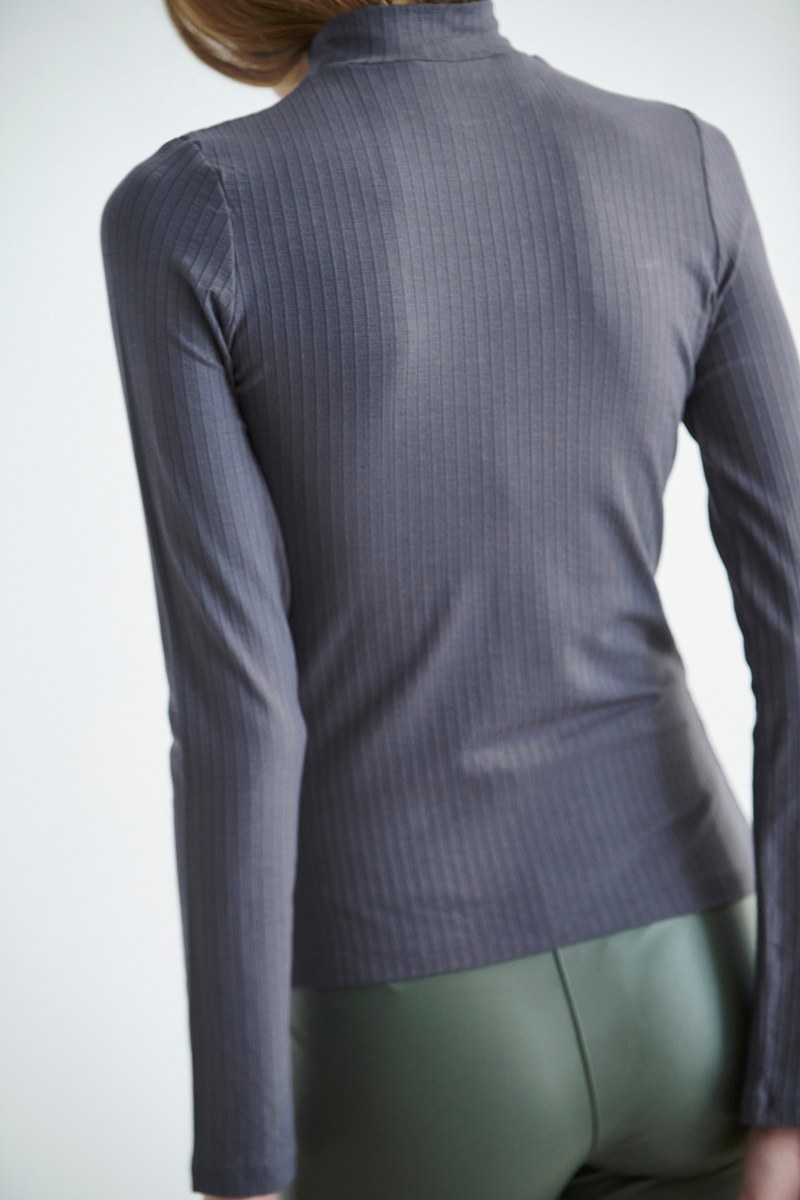 Elastic Band Sleeve Top