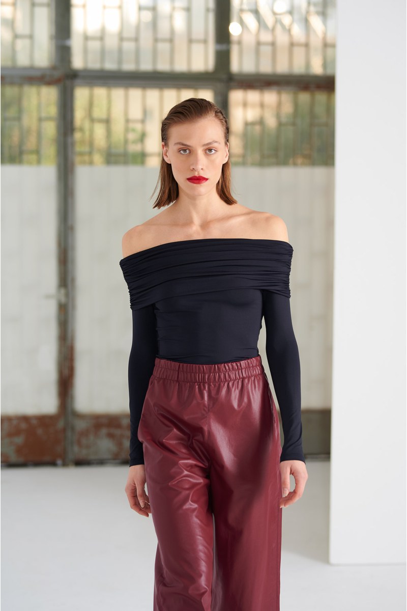 GATHERED OFF-THE-SHOULDER CROPPED TOP-24832221-110