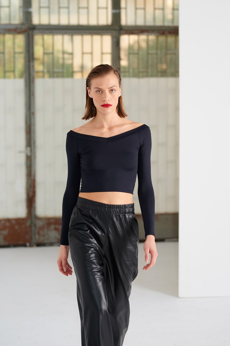 LONG SLEEVED TOP WITH 'V' NECKLINE-24832223-110