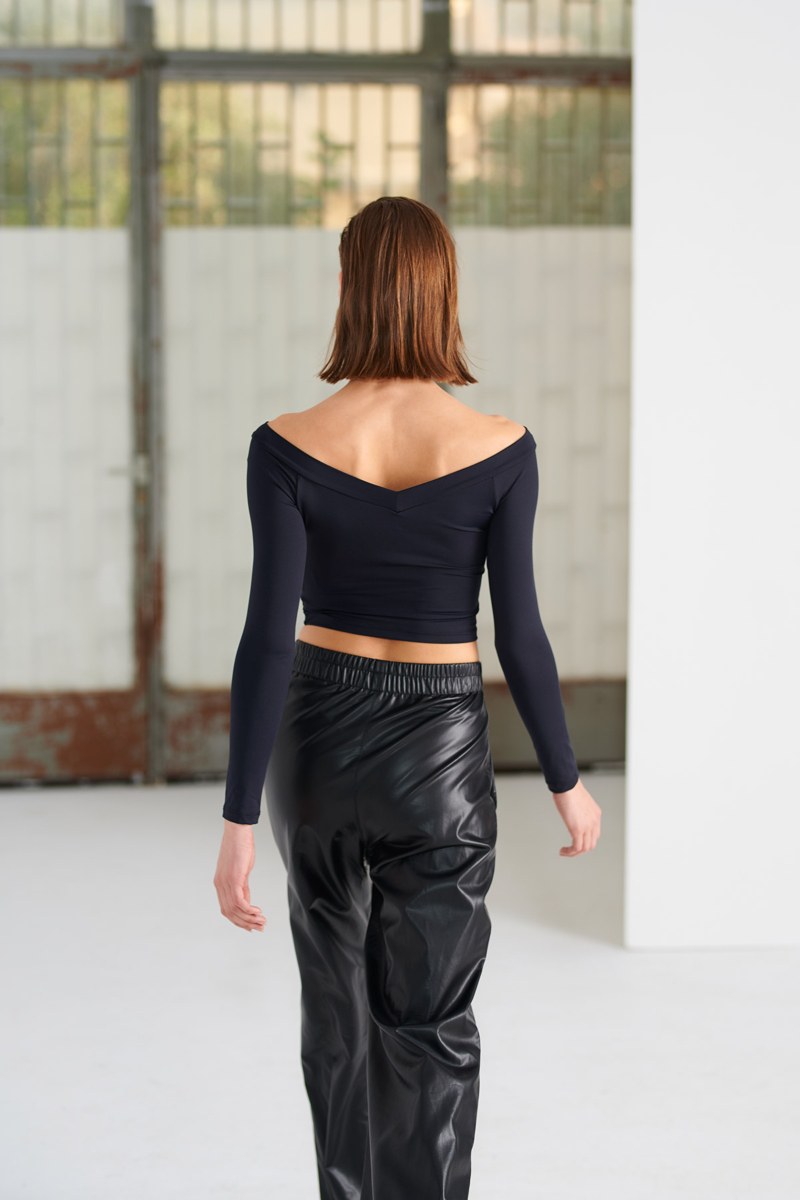 LONG SLEEVED TOP WITH 'V' NECKLINE-24832223-110