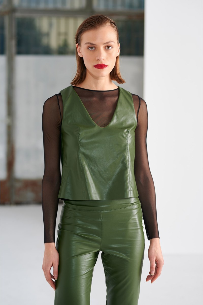 FAUX LEATHER CROPPED TOP IN 'V' NECKLINE-24832225-521