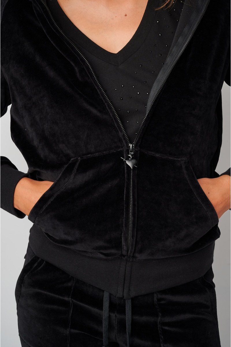 ΒΕΛΟΥΤΕ ΖΑΚΕΤΑ ΜΕ ΚΟΥΚΟΥΛΑ KAI ΣΤΡΑΣ ΣΤΑ ΜΑΝΙΚΙΑ