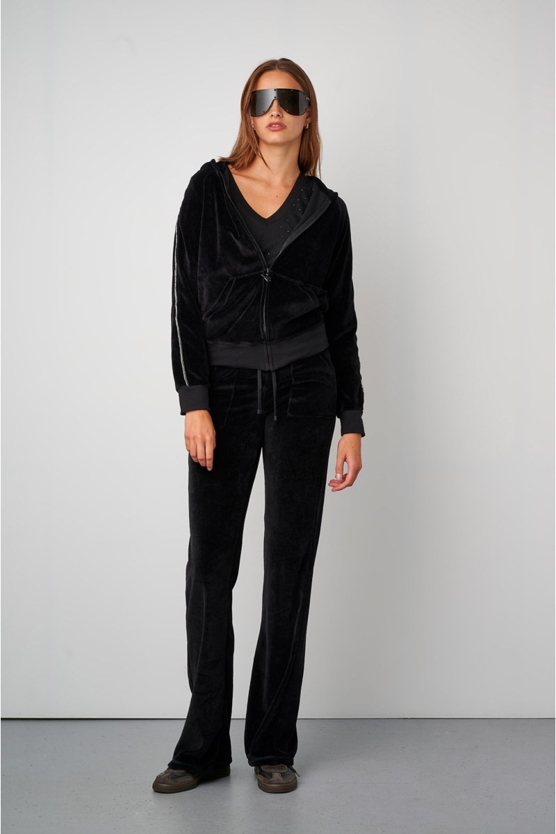 ΒΕΛΟΥΤΕ ΖΑΚΕΤΑ ΜΕ ΚΟΥΚΟΥΛΑ KAI ΣΤΡΑΣ ΣΤΑ ΜΑΝΙΚΙΑ