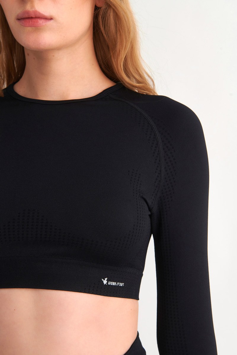 SEAMLESS SPORTS CROP TOP WITH THUMB DETAILS-24848060-110