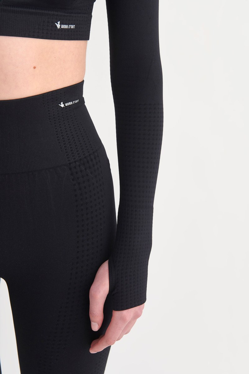 SEAMLESS SPORTS CROP TOP WITH THUMB DETAILS-24848062-110