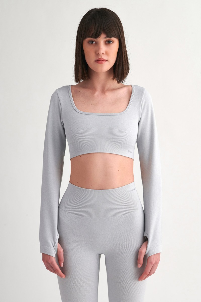 SEAMLESS ΑΘΛΗΤΙΚΗ ΚΟΝΤΗ ΜΠΛΟΥΖΑ ΜΕ ΛΕΠΤΟΜΕΡΕΙΑ ΣΤΟΥΣ ΑΝΤΙΧΕΙΡΕΣ-24848064-102