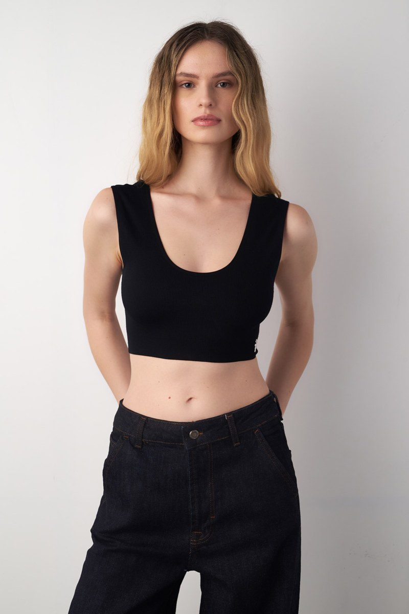 MONOCHROME SEAMLESS RIBBED CROPPED TOP-25812010-110