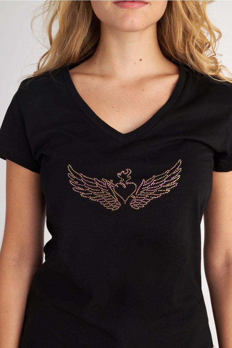 ΒΑΜΒΑΚΕΡΗ ΚΟΝΤΟΜΑΝΙΚΗ ΜΠΛΟΥΖΑ ΜΕ 'V' ΛΑΙΜΟΚΟΨΗ ΚΑΙ ΣΤΡΑΣ-25812283-110