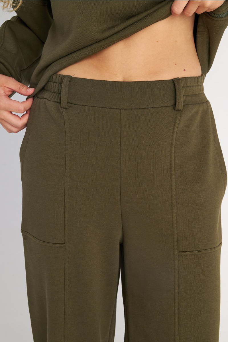 ΒΑΜΒΑΚΕΡΟ ΠΑΝΤΕΛΟΝΙ ΜΕ ΦΕΡΜΟΥΑΡ ΣΤΑ ΜΠΑΤΖΑΚΙΑ-25831074-521