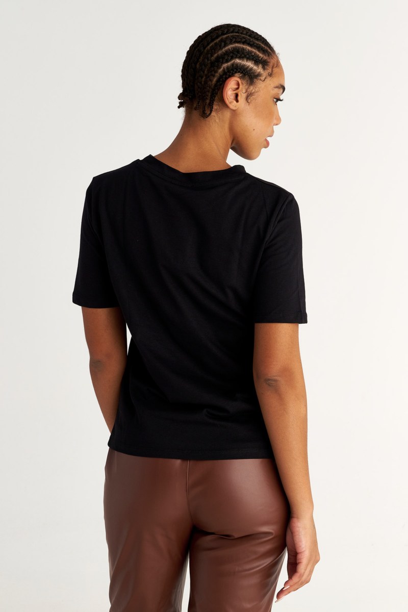 BASIC ΜΠΛΟΥΖΑ ΣΕ ΦΑΡΔΙΑ ΓΡΑΜΜΗ ΑΠΟ ΟΡΓΑΝΙΚΟ ΒΑΜΒΑΚΙ-25832049-110