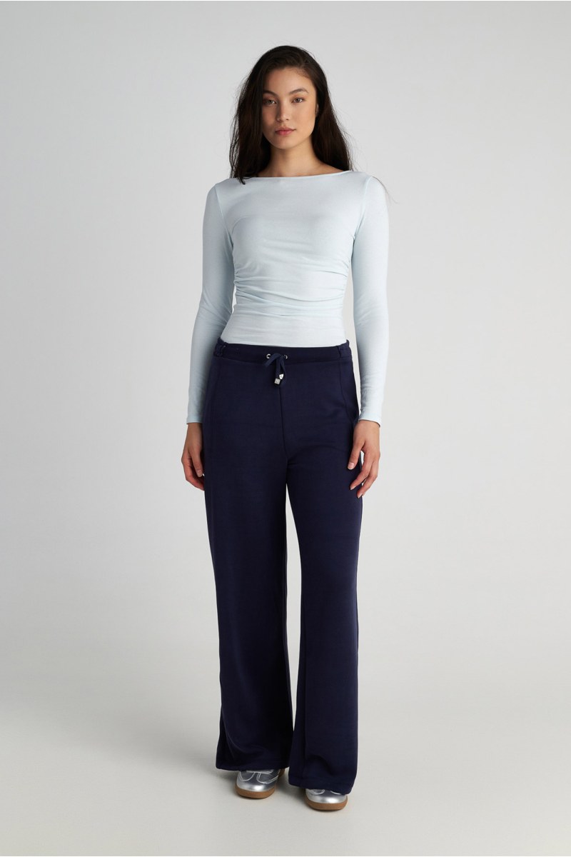 ΜΟΝΟΧΡΩΜΗ ΒΑΜΒΑΚΕΡΗ ΜΠΛΟΥΖΑ ΜΕ ΝΤΡΑΠΕ ΛΕΠΤΟΜΕΡΕΙΑ-25832087-911