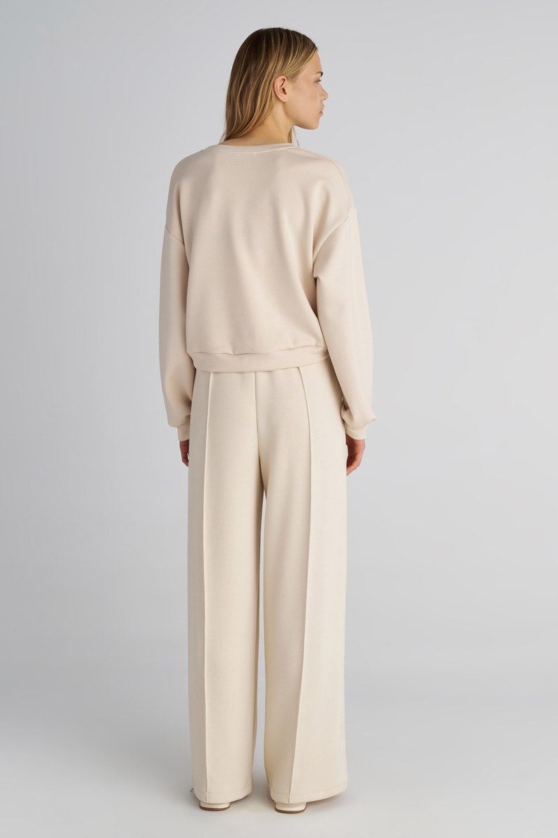 SOFT LIGHT TOUCH TWISTED CROPPED SWEATSHIRT-25832099-103