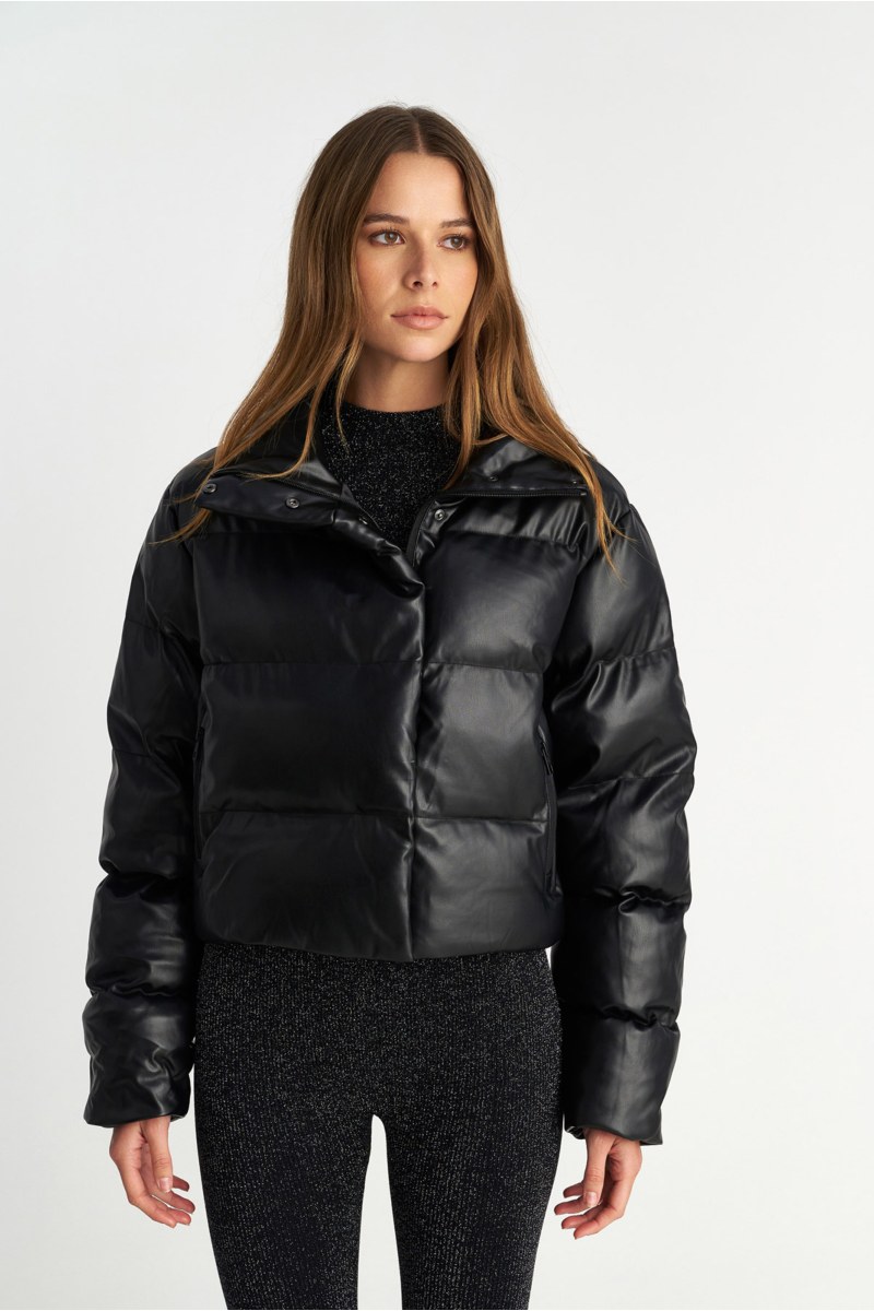 ΚΑΠΙΤΟΝΕ ΦΟΥΣΚΩΤΟ ΜΠΟΥΦΑΝ ΣΕ ΔΕΡΜΑΤΙΝΗ ΥΦΗ-25833020-110