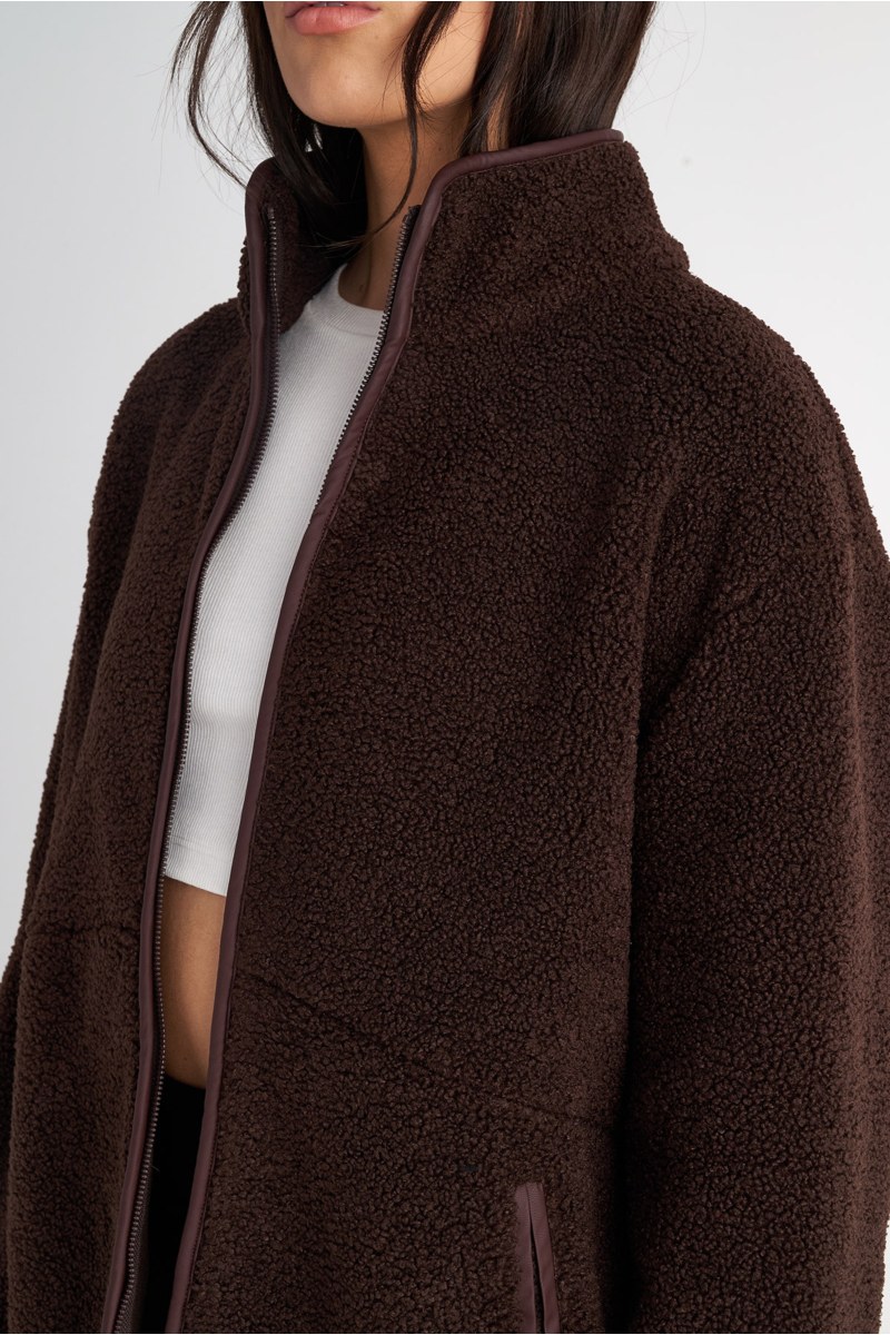 ΖΑΚΕΤΑ OVERSIZED ΑΠΟ ΣΥΝΘΕΤΙΚΟ ΜΑΛΛΙ ΠΡΟΒΑΤΟΥ-25833035-332