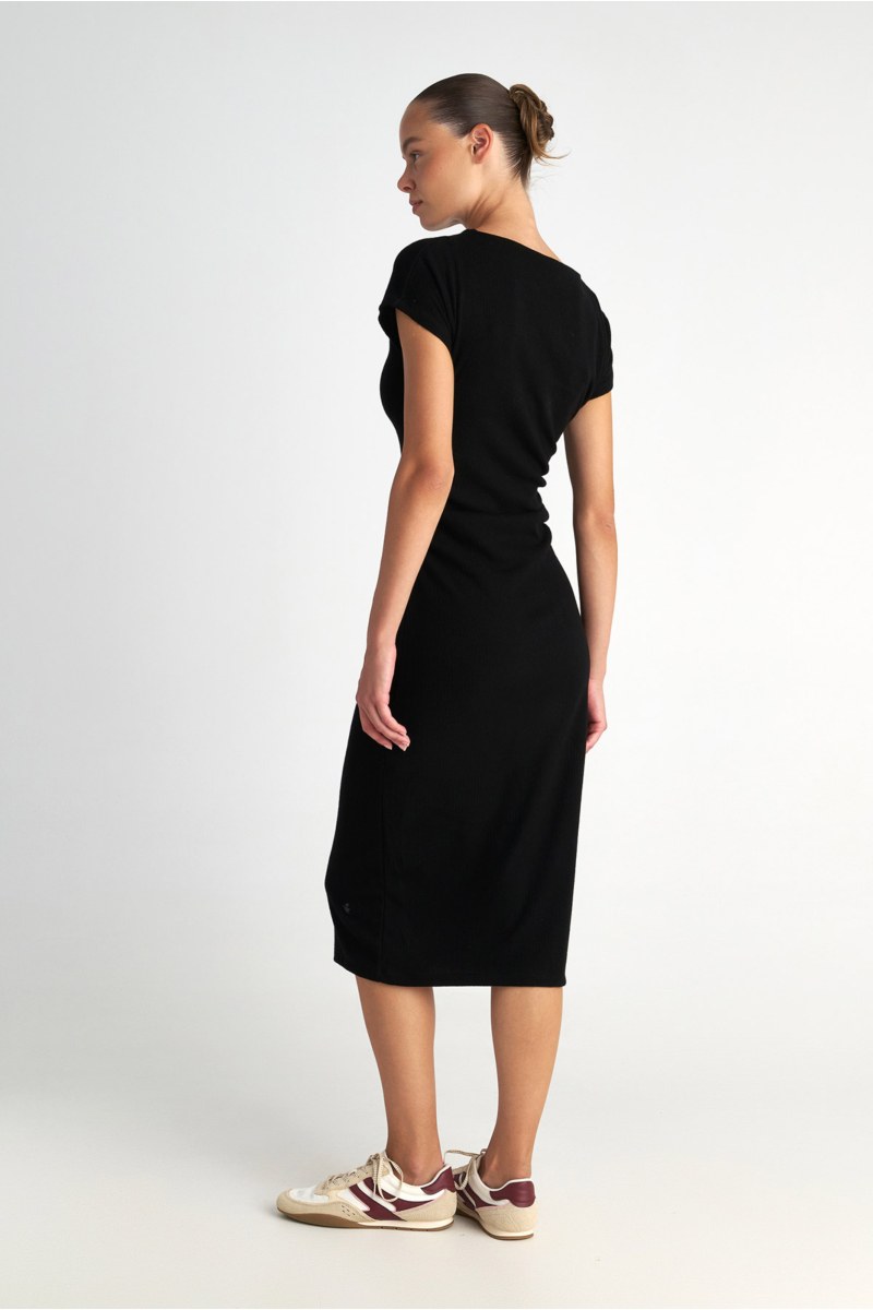 ΚΟΝΤΟΜΑΝΙΚΟ ΜΙΝΤΙ ΦΟΡΕΜΑ ΣΕ ΣΤΕΝΗ ΓΡΑΜΜΗ-25834150-110