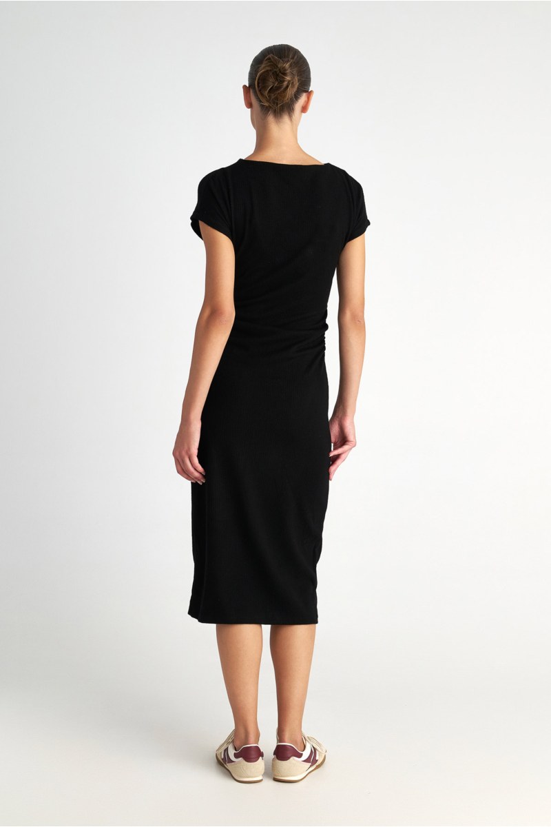 ΚΟΝΤΟΜΑΝΙΚΟ ΜΙΝΤΙ ΦΟΡΕΜΑ ΣΕ ΣΤΕΝΗ ΓΡΑΜΜΗ-25834150-110