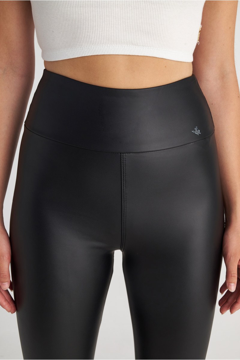 ΨΗΛΟΜΕΣΟ ΚΟΛΑΝ ΣΕ ΔΕΡΜΑΤΙΝΗ ΥΦΗ-25835092-110