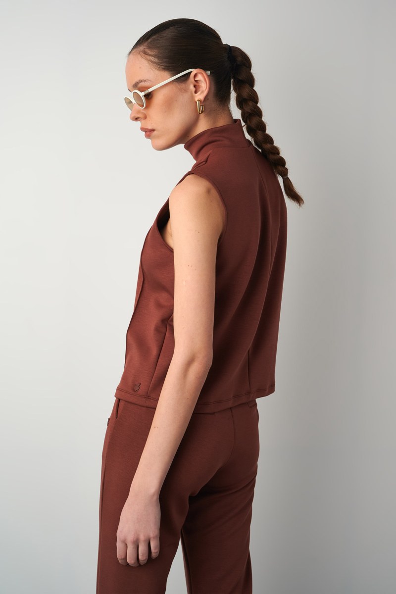 SOFT LIGHT TOUCH SLEEVELESS TURTLENECK TOP-25842009-970