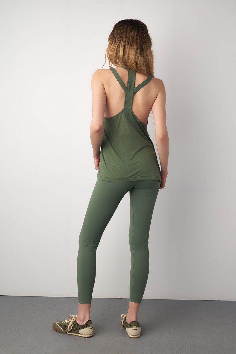 SPORTS SLEEVELESS TOP WITH STRAPPY CROSSED BACK-25842021-525