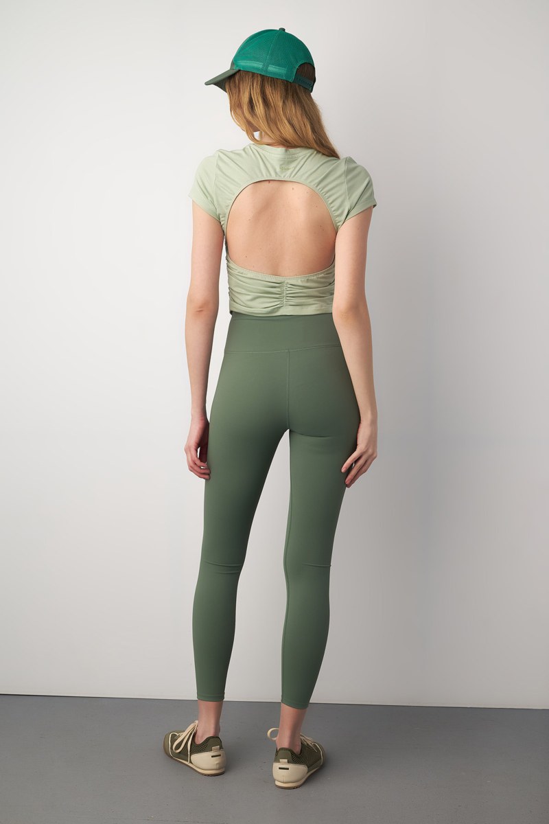 MONOCHROME SHIRRED CROP TOP WITH OPEN BACK-25842022-518