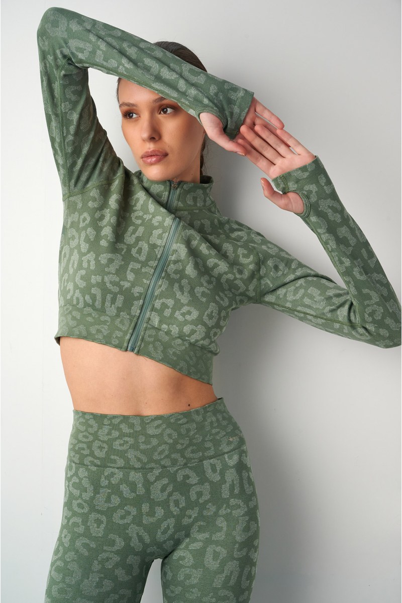 SEAMLESS ΑΘΛΗΤΙΚΗ ΚΟΝΤΗ ZAKETA ΜΕ ΛΕΠΤΟΜΕΡΕΙΑ ΣΤΟΥΣ ΑΝΤΙΧΕΙΡΕΣ-25843020-525