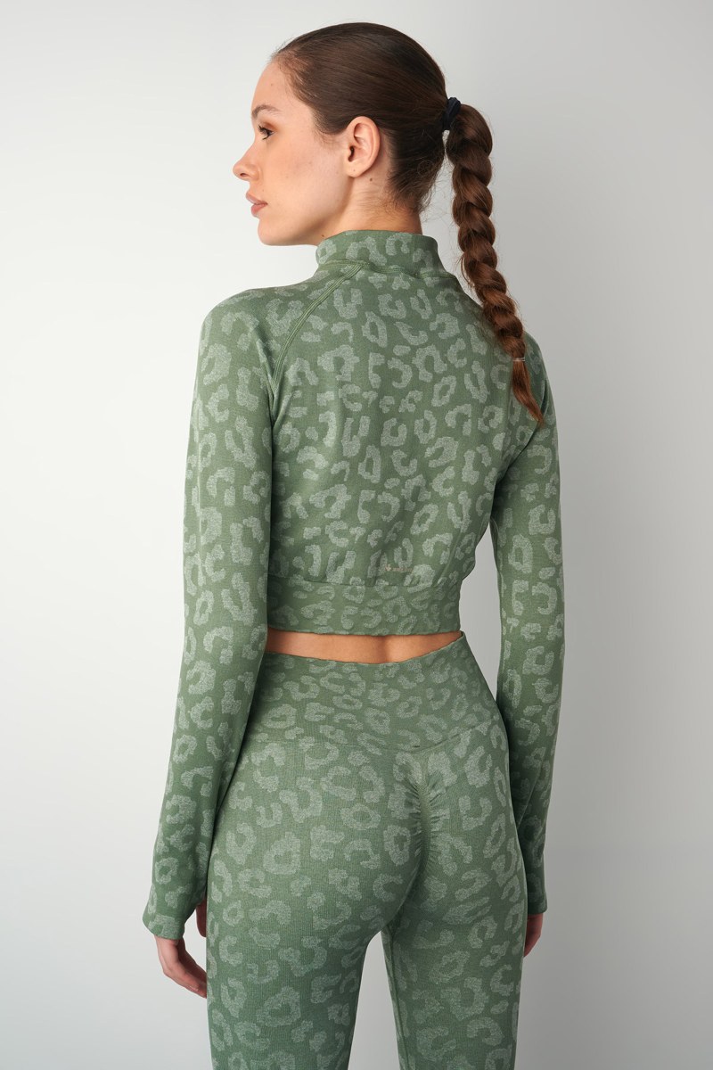 SEAMLESS ΑΘΛΗΤΙΚΗ ΚΟΝΤΗ ZAKETA ΜΕ ΛΕΠΤΟΜΕΡΕΙΑ ΣΤΟΥΣ ΑΝΤΙΧΕΙΡΕΣ-25843020-525