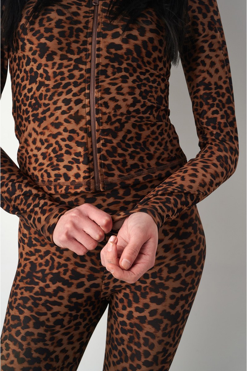 ΜΑΚΡΥΜΑΝΙΚΗ ΑΘΛΗΤΙΚΗ ΖΑΚΕΤΑ ΣΕ ΣΤΕΝΗ ΓΡΑΜΜΗ ΜΕ ΛΕΟΠΑΡ ΤΥΠΩΜΑ-25843031-208