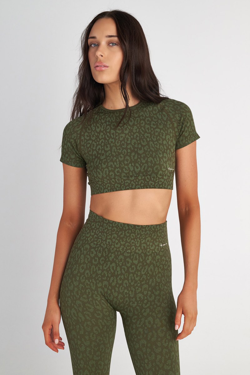 LEOPARD PRINTED SEAMLESS SPORTS CROPPED TOP-25862047-521