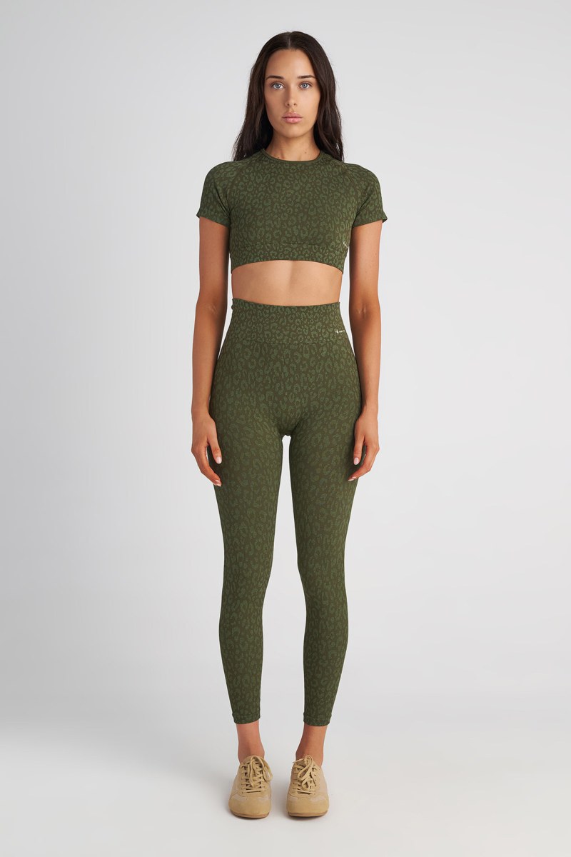 LEOPARD PRINTED SEAMLESS SPORTS CROPPED TOP-25862047-521