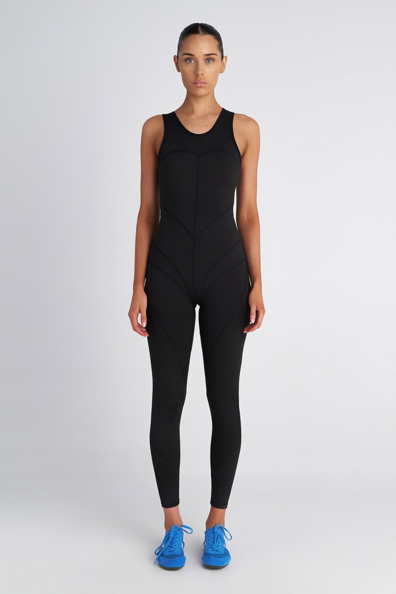 ΑΘΛΗΤΙΚΗ ΟΛΟΣΩΜΗ ΦΟΡΜΑ ΜΕ ΑΝΟΙΧΤΗ ΠΛΑΤΗ ΚΑΙ ΧΙΑΣΤΙ ΤΙΡΑΝΤΕΣ-25867033-110