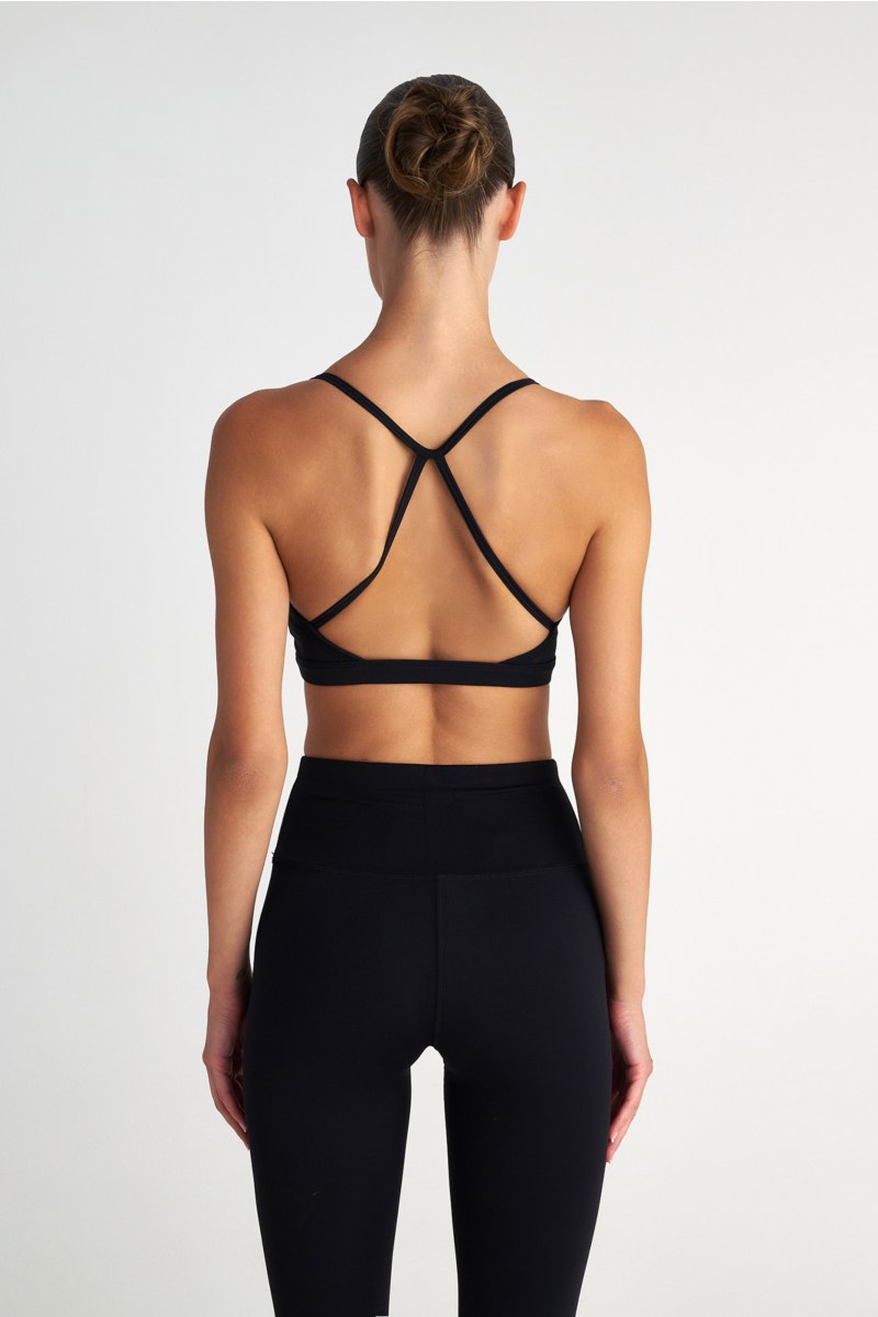 ΜΟΝΟΧΡΩΜΟ ΑΘΛΗΤΙΚΟ ΜΠΟΥΣΤΑΚΙ ΜΕ ΧΙΑΣΤΙ ΤΙΡΑΝΤΕΣ-25868030-110