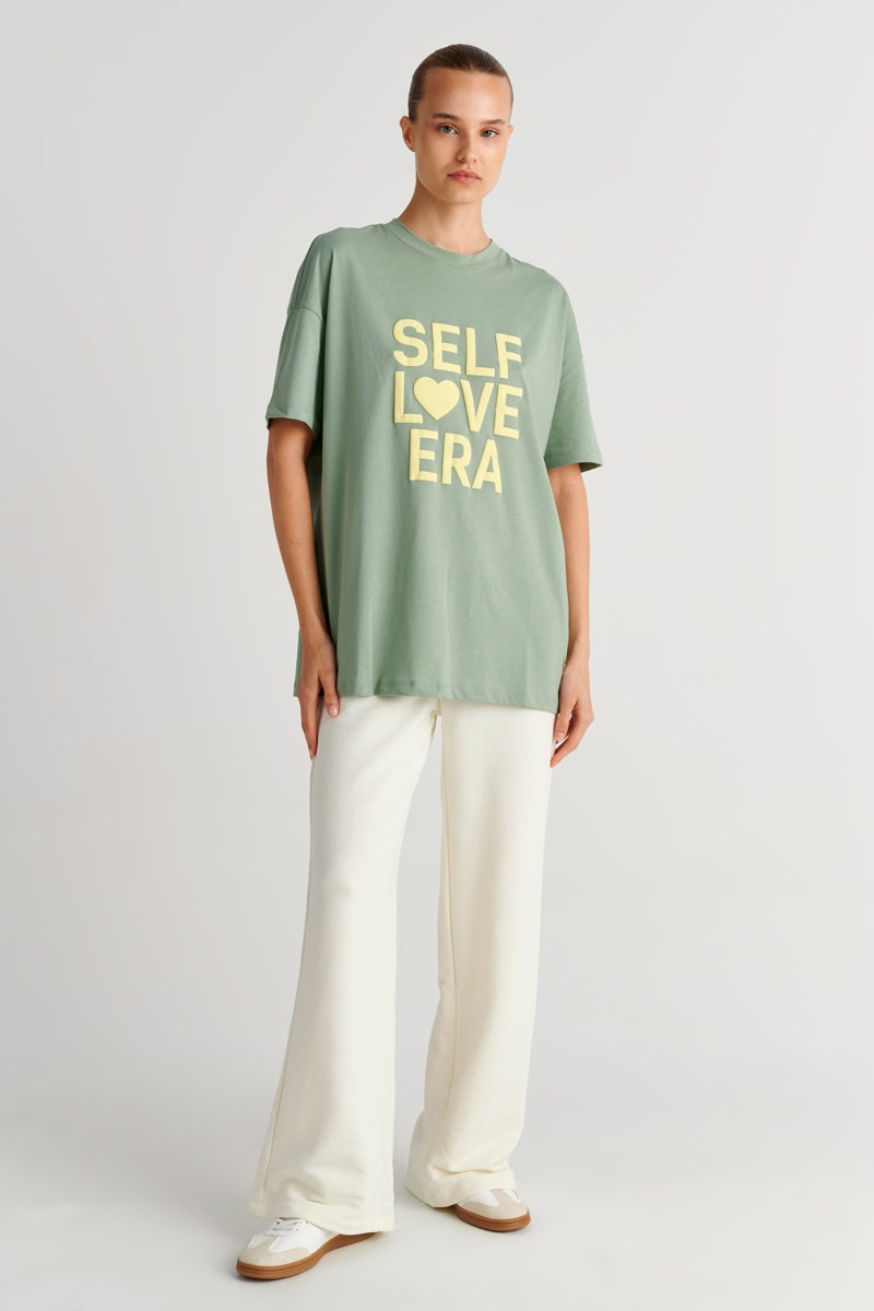 ΚΟΝΤΟΜΑΝΙΚΗ ΒΑΜΒΑΚΕΡΗ OVERSIZED ΜΠΛΟΥΖΑ ΜΕ ΤΥΠΩΜΑ-26812049-870