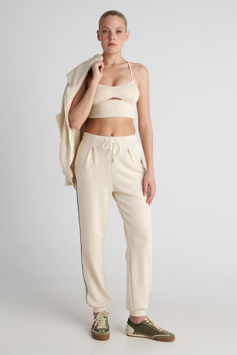 SOFT LIGHT TOUCH CROP TOP / BRA WITH STRAPPY CROSSED BACK-26818041-102