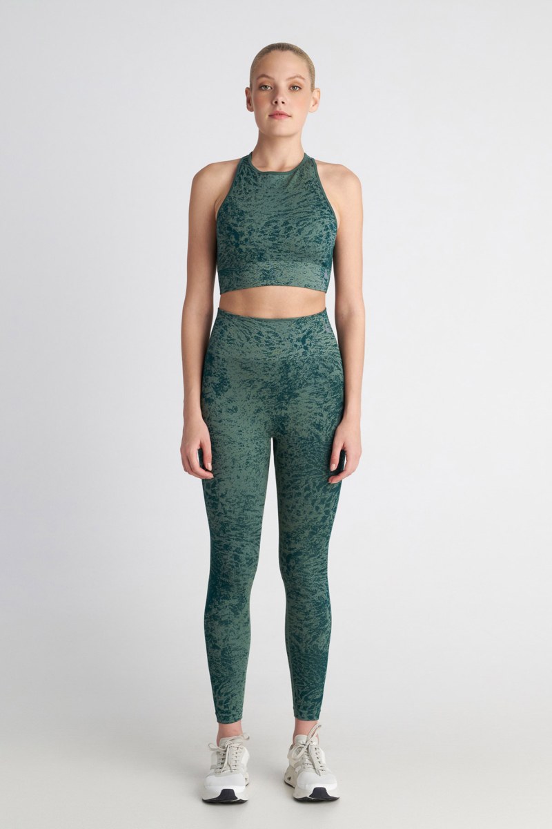 ΚΟΛΑΝ ΓΥΜΝΑΣΤΙΚΗΣ ΜΕ ΤΥΠΩΜΑ ΚΑΙ ΡΑΦΗ ΣΟΥΡΑ ΣΤΟ ΠΙΣΩ ΜΕΡΟΣ-26845027-414