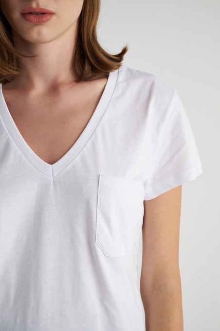 BASIC ORGANIC COTTON T-SHIRT IN 'V' NECKLINE-23812098-102