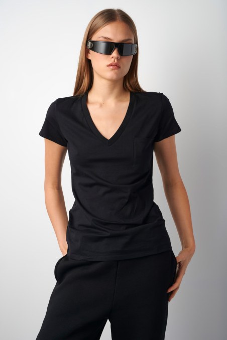 BASIC ORGANIC COTTON T-SHIRT IN 'V' NECKLINE-23812098-110