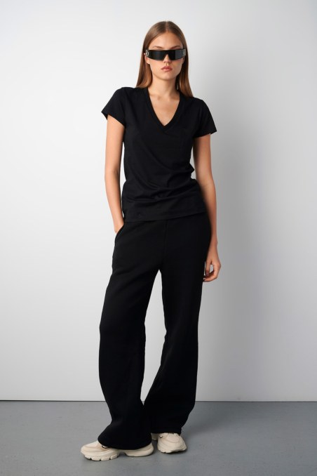 BASIC ORGANIC COTTON T-SHIRT IN 'V' NECKLINE-23812098-110