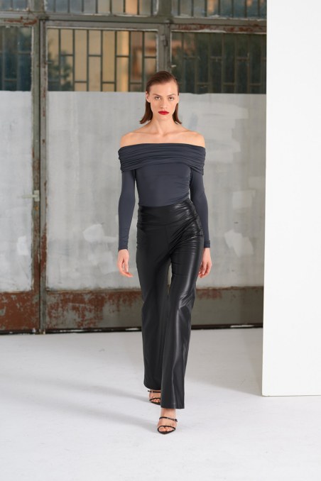 GATHERED OFF-THE-SHOULDER CROPPED TOP-24832221-202