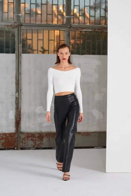 LONG SLEEVED TOP WITH 'V' NECKLINE-24832223-102