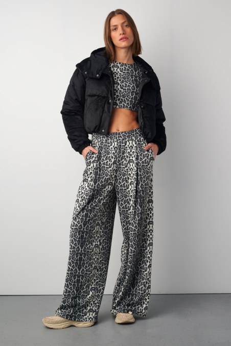 HOODED VELOUR QUILTED PUFFER JACKET WITH DETACHABLE SLEEVES-24833061-110