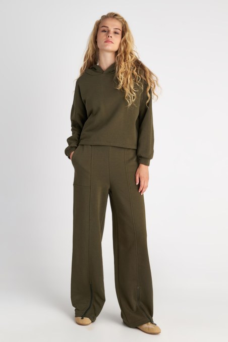 COTTON PANTS WITH ZIPPER AT THE HEMS-25831074-521