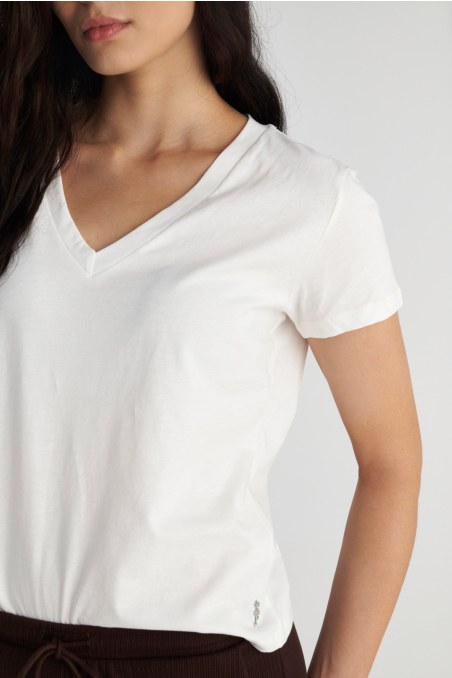 BASIC ORGANIC COTTON T-SHIRT IN 'V' NECKLINE-25832051-102