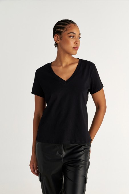 BASIC ORGANIC COTTON T-SHIRT IN 'V' NECKLINE-25832051-110
