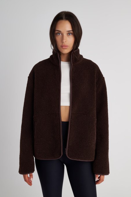 ΖΑΚΕΤΑ OVERSIZED ΑΠΟ ΣΥΝΘΕΤΙΚΟ ΜΑΛΛΙ ΠΡΟΒΑΤΟΥ-25833035-332