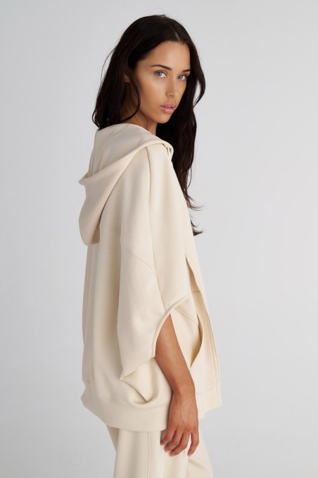 SOFT LIGHT TOUCH OVERSIZED JACKET WITH 3/4-LENGTH SLEEVES-25833095-103