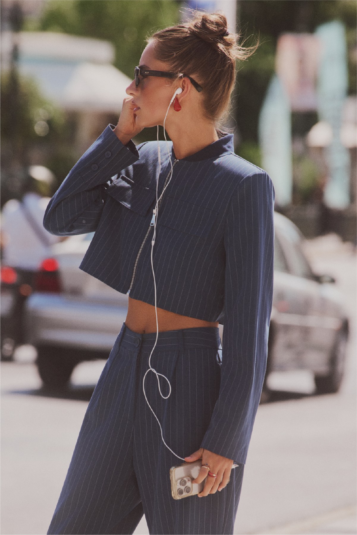 READY TO WEAR
